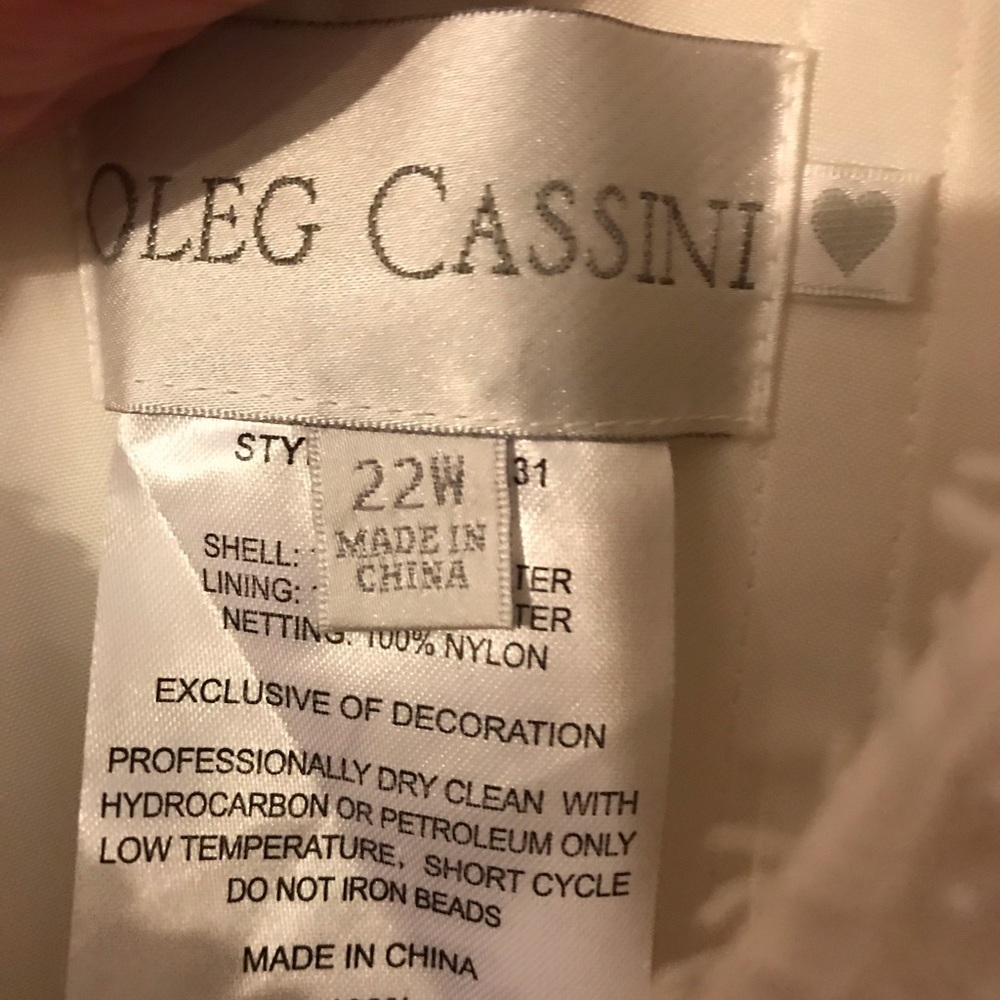 Wedding Dress. - Picture 7 of 7